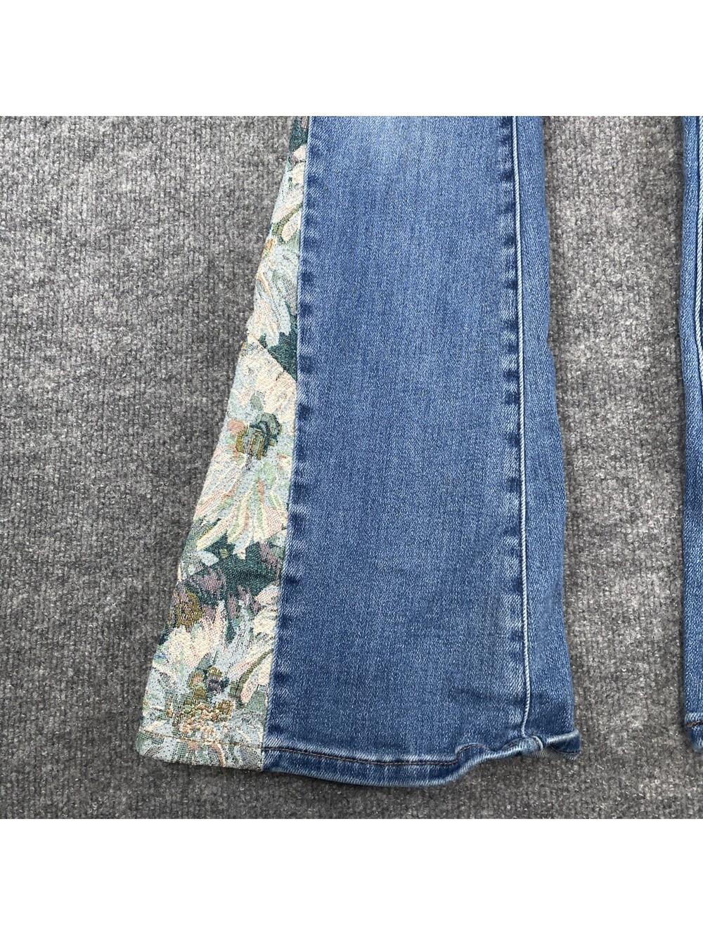 Vervet Los Angeles Wide Leg Distressed Jeans Floral Sz 25 Grandma Chic Grunge AG - Picture 6 of 16